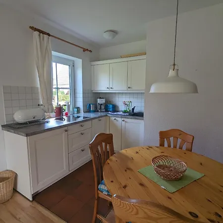 Apartment Auster Born